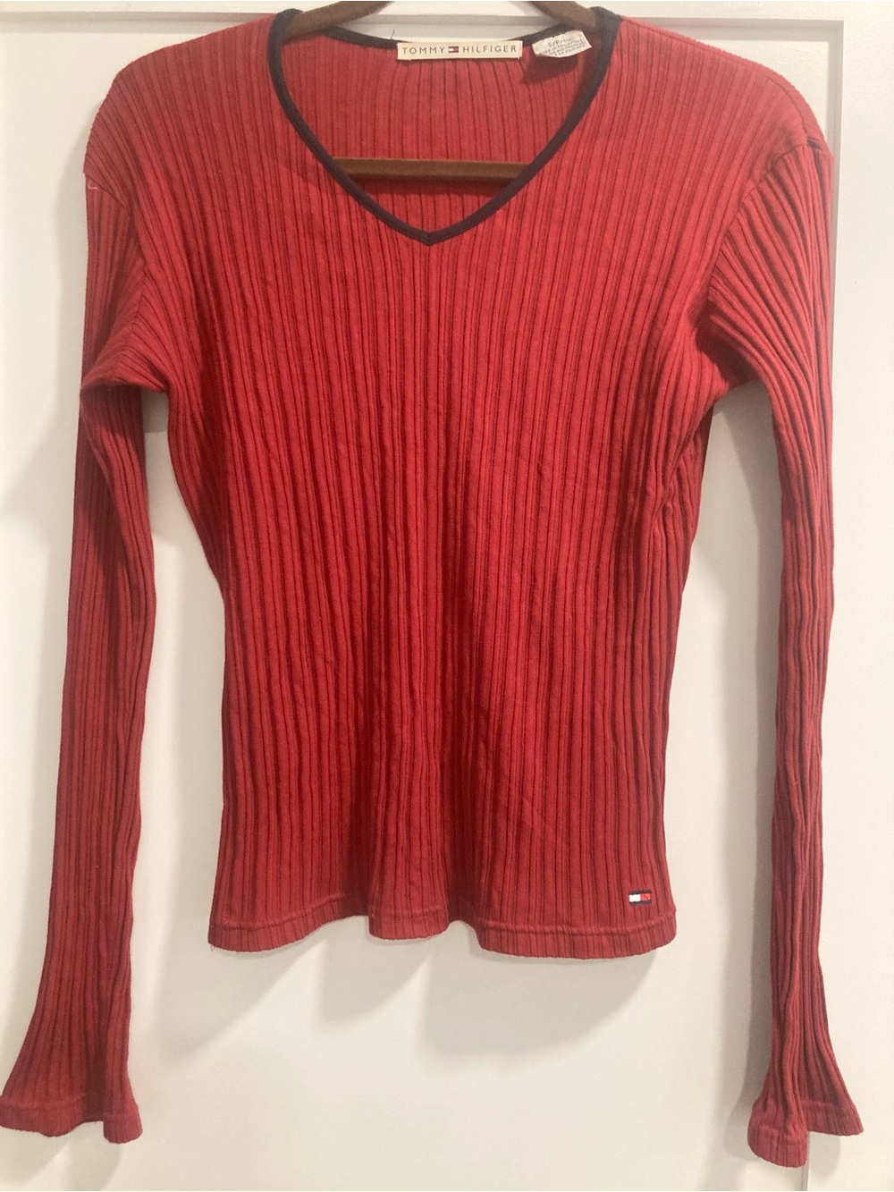 Vintage Women’s Tommy Hilfiger Red Ribbed V-Neck Long Sleeve Top